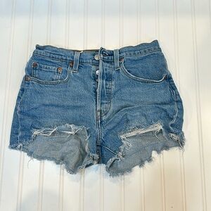 #6 501 Levi’s Jean Shorts| Size: W26